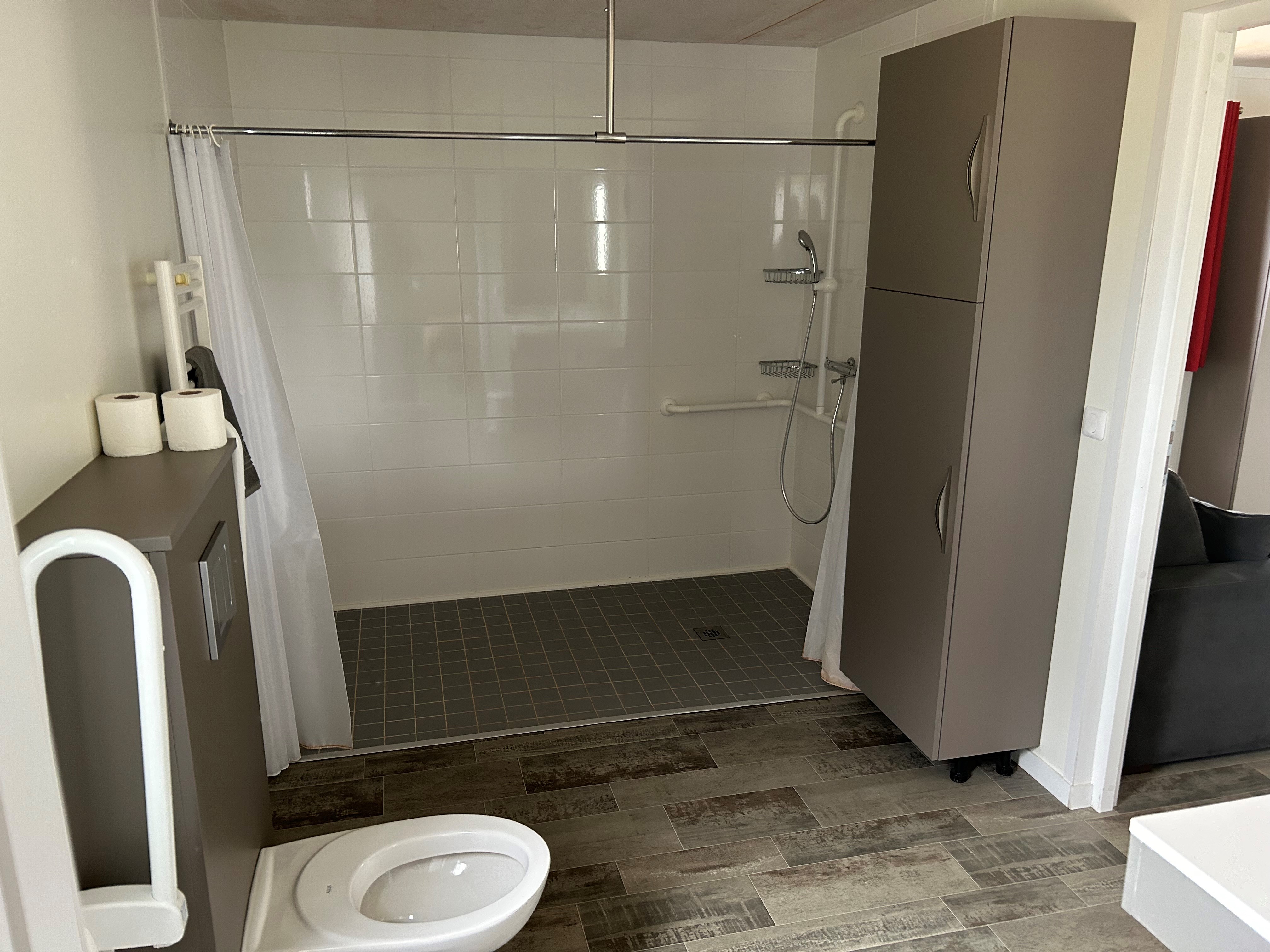 Salle de bain -  au village vacances La Pierre Bleue